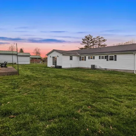 3-bedroom home located just minutes from NRG featuring a fire pit/indoor hot tub