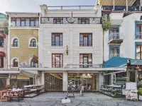 Magnaura House Hotel 5K RUG STORE yakınındaki oteller
