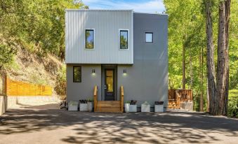 Mill Creek by Avantstay Modern Design, Patio, Hot Tub