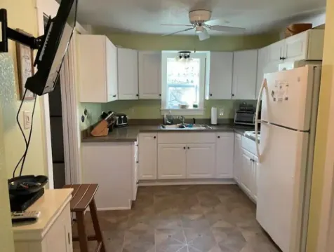 Eagle Pass Cabina- Unique Cabin Perfect for Two!