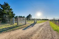 Near Majek Vineyard Private Schulenburg Cabin - 3-Star