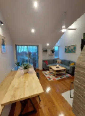 Central & Cozy Lakeview condo within walking distance of Lake Memphremagog.