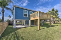 Walk to Beach and State Park! Bungalow in Galveston - Kylpylä