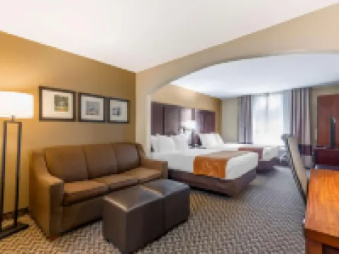 巴吞魯日艾倫港舒適套房酒店 西巴吞魯日縣酒店