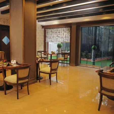 Golden Lake Hotel