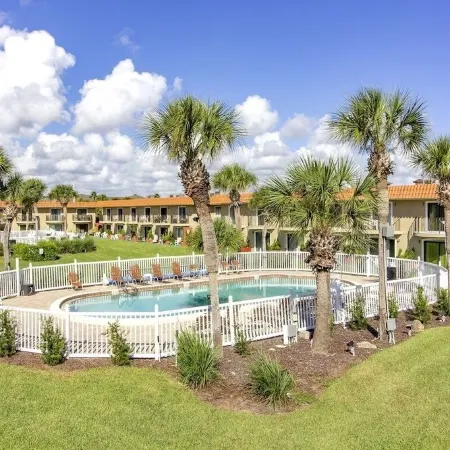 Private Beach Access, Steps from Ocean, Heated Pool, Garage, Beach Towels/Chairs