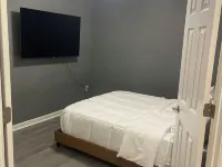 3-bedroom townhome in tranquil Delmar with WiFi, AC. Relax and unwind Hotels in Delmar