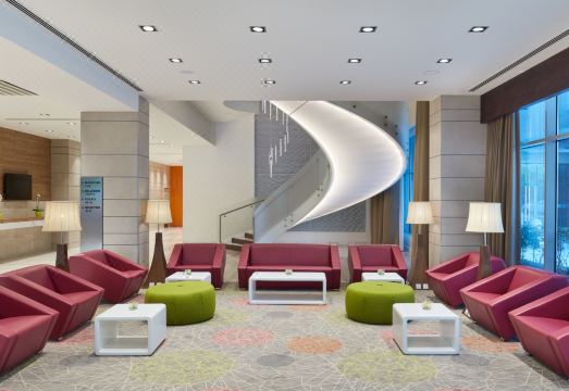 홀리데이 인 도하