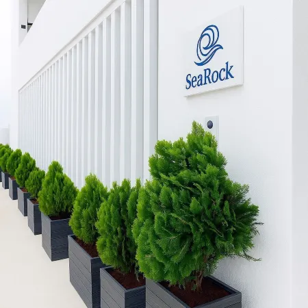SeaRock Suites