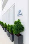 SeaRock Suites - 2-Star