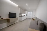 Borgo Felice 5 - Modern Apartment with Balcony + Free Parking