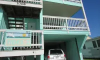 Spacious Condo! Great Beach and Location! Awesome Sunsets! Linens provided!