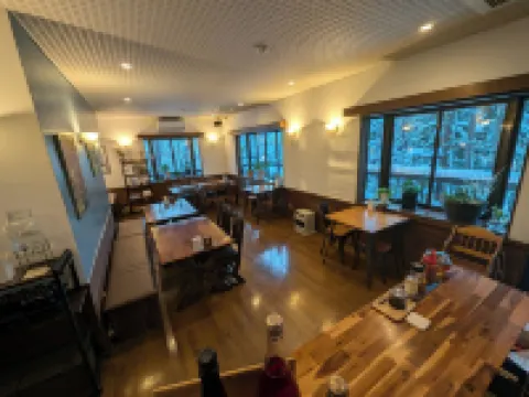 White Tree Lodge Madarao Tangram