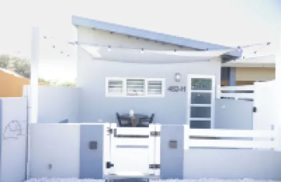 Cozy 1-bedroom apartment in great Palm Beach with AC, WiFi and private pool.