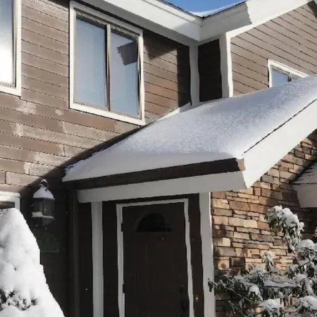 SLOPE SIDE SKI IN /  SKI OUT TOWNHOUSE TOP OF POWDER MONKEY LIFT BEST LOCATION