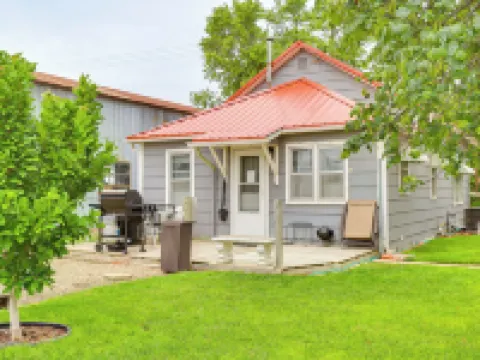 Dtwn Belleville Home w/ Yard < 1 Mi to High Banks Hotels in Belleville