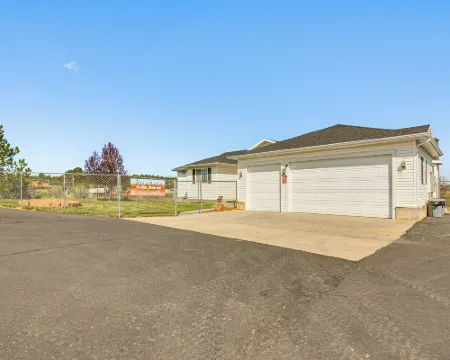 Scenic Large-Group Retreat, 1 Mi to Bryce Canyon! Hoteles en Bryce Canyon