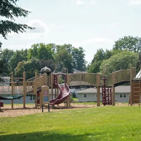 The Parkview House. Hot Tub, Arcade & Park!