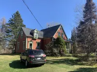 Cozy south shore home close to beautiful beaches!