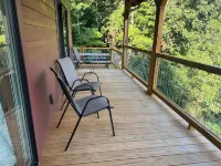 Brand new cabin with HOT TUB, Dock & Lake Access