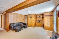 Haverhill Mtn Retreat w/ Deck: Hike, Ski & Relax - Country Houses