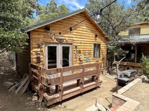 “Cassie’s Cabin”Cozy cabin in Crown King