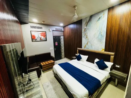 Hotel Grand Inn Отели рядом с достопримечательностью «Indian Institute of Technology Delhi»