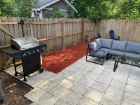 King Bed Escape: Private Patio, Grill, Fire Pit Near Everything in Orlando Hotels near Englewood Park