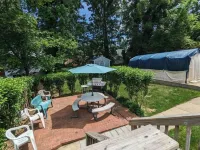 Hans' Villa - Charming 8 Bedroom Home with 2 Baths East Riverdale住宿飯店