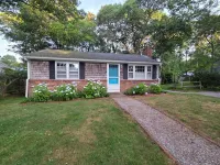 Beach 0.7 Mi Walk to Craigville & Covell. A/C, Bikes 3 Day Min Sept & OCT