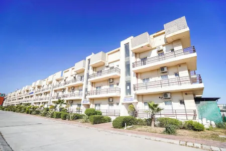 OnlyStay Vrij Stay Suite Отели в г. Санрейк Бангар