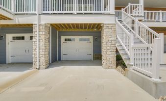 Walk to Mississippi River Grafton Townhome!