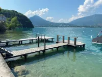 2-storey, 4-bedroom apartment in a detached house in Menthon St B