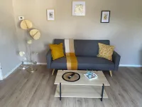 Evry Moon. 70m2, 2 Chambres, Parking. RER à 10 min à Pieds Hotels in Évry