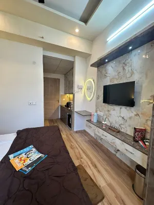 "Modern Apartment Near Expo Mart & Knowledge Park, Greater Noida