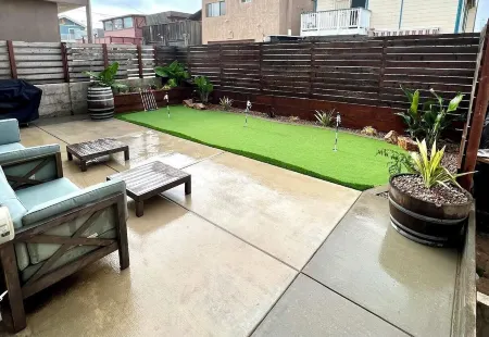 Beach House Steps from the beach Отели в г. Ошено