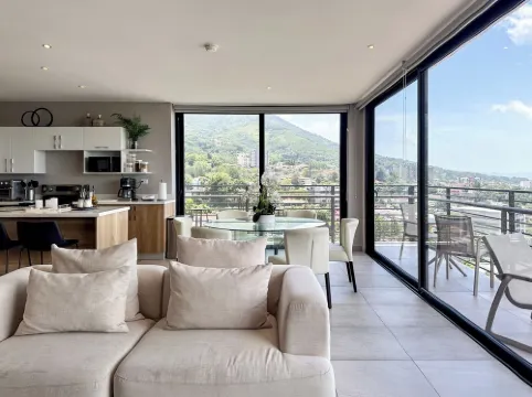 Corner view of Volcano and City, 3BR • Stunning Views • 45 Min to Beach