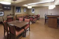 Hampton Inn Minneapolis NW Maple Grove - breakfast