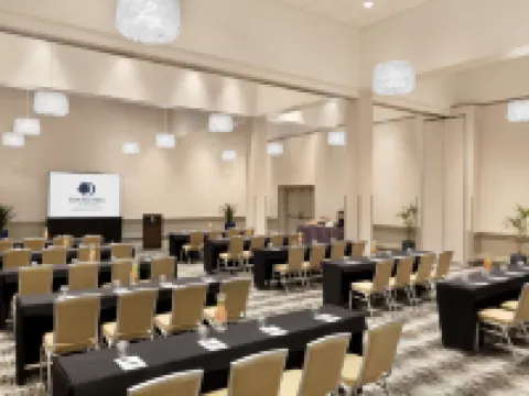 DoubleTree by Hilton Albuquerque Hotels in Bernalillo County