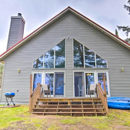 Cozy DAM Lake Escape w/ Dock, Yard & Water Access!