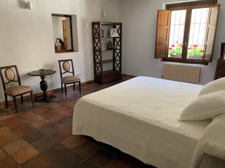 Ground Floor. House, apartment of 100 m. in the center of Pedraza, without stairs Отели в г. Pedraza