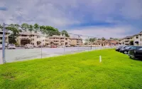 Rest & recharge, close to the beach! Spacious condo for a beach getaway!