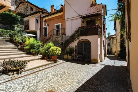 Cozy Apartment in the Historic Heart of Trevignano Romano