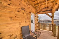 Serene Views: Quiet Farmhouse Cabin in Wisconsin!