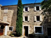 Authentieke mas Gelegen Temidden van de Gouden Driehoek, Omgeven van Natuur Hotels in Goult