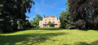 High spec, self contained apartment with garden in Georgian Manor House