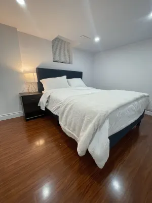 ENTIRE SEPARATE GUEST SUITE WITH FREE ONE PARKING Hotels near Heart Lake Conservation Park