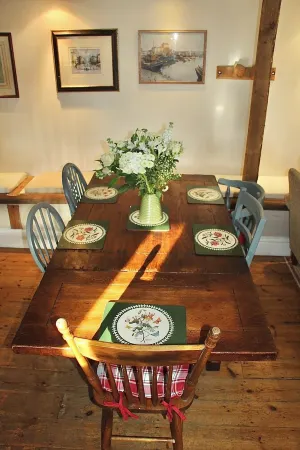 Bessie May Cottage Отели в г. Брокенхерст