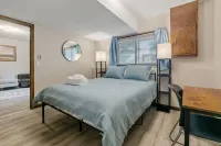 Modern 4BR FirePit Grill 2MI NSC Pet-Friendly! Hotels in Blaine