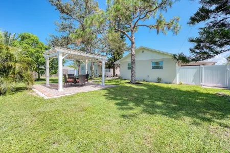 Tranquil Naples Apartment by the Gulf with Outdoor Space